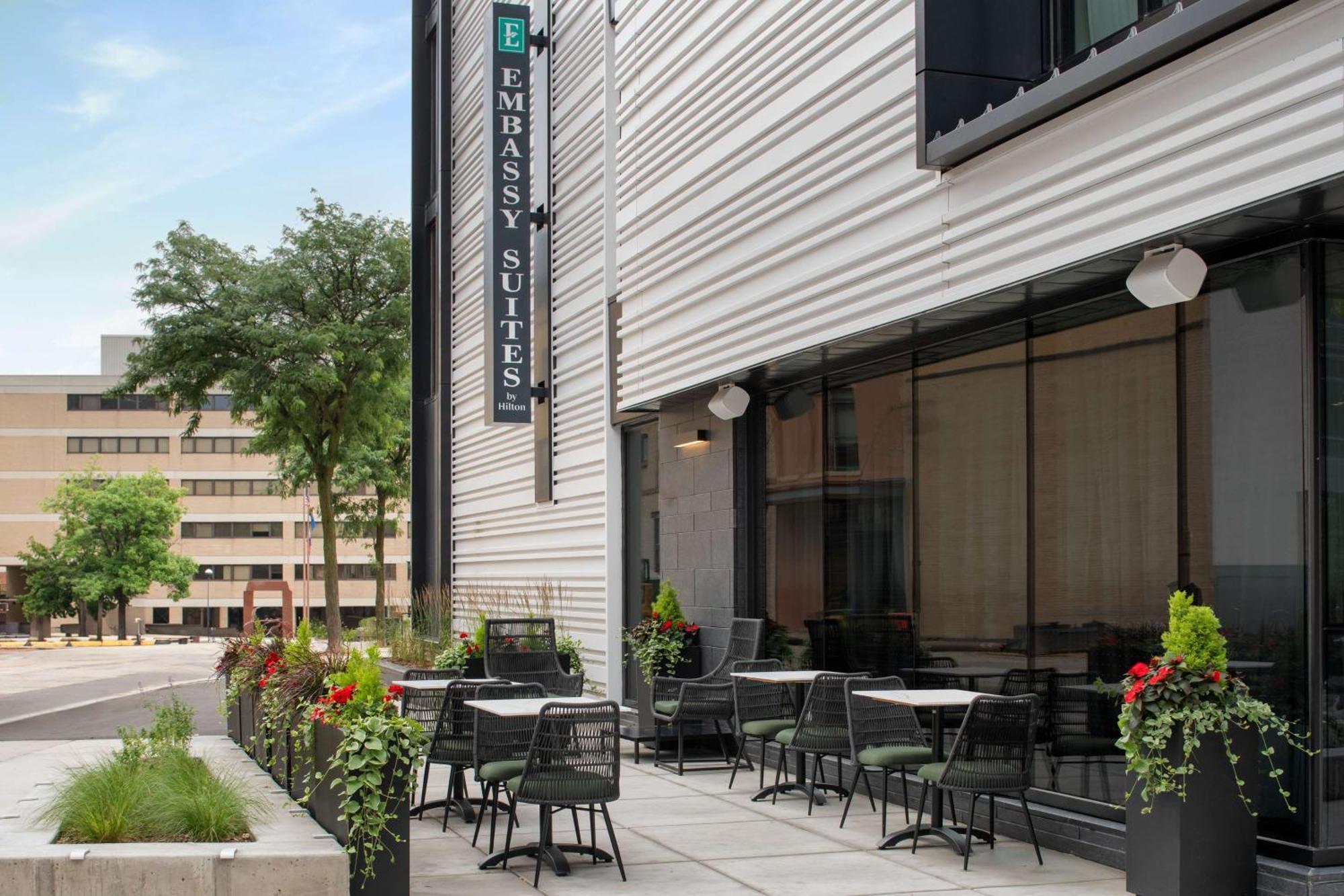 Embassy Suites By Hilton Madison Downtown 외부 사진