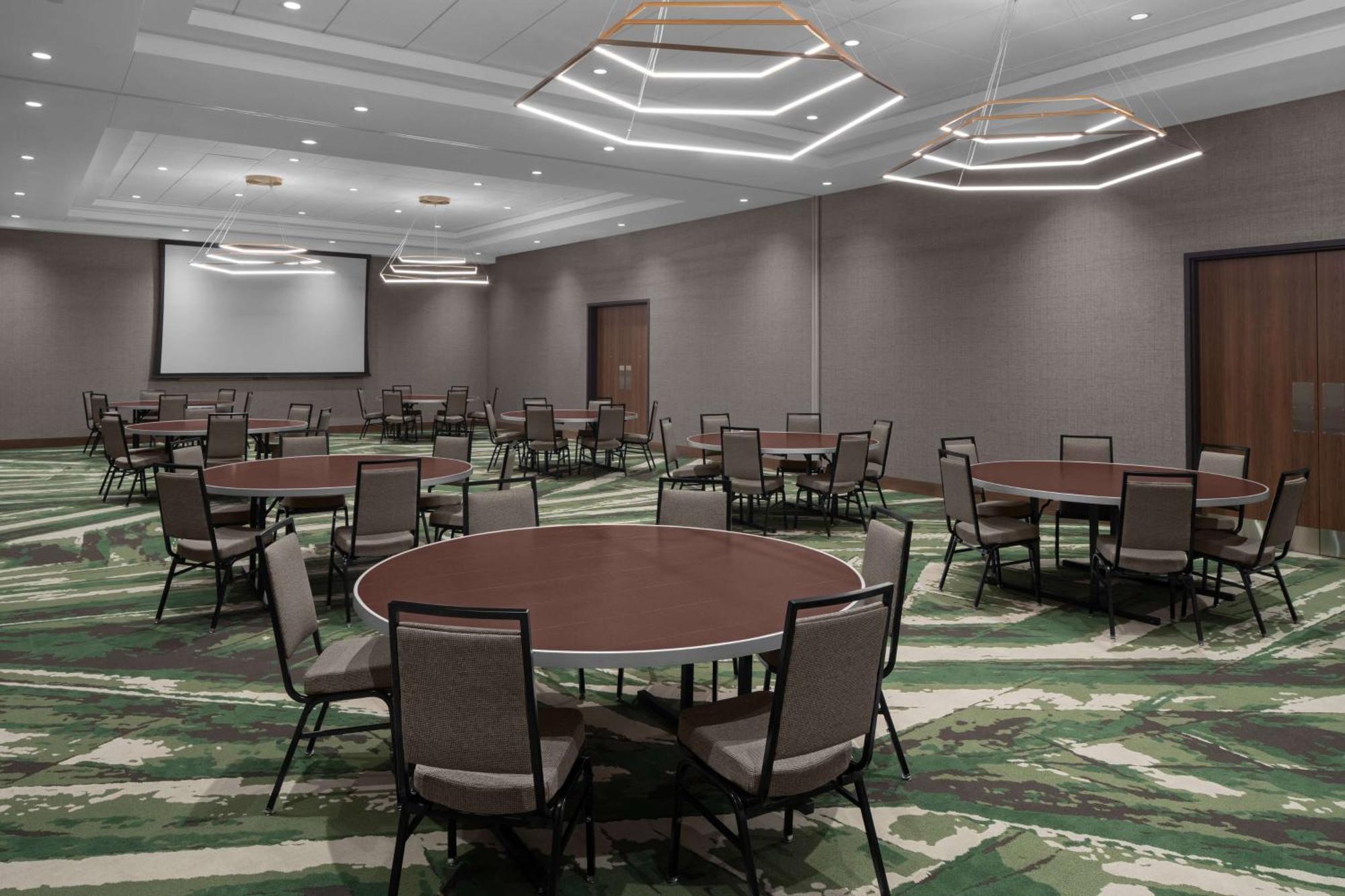 Embassy Suites By Hilton Madison Downtown 외부 사진
