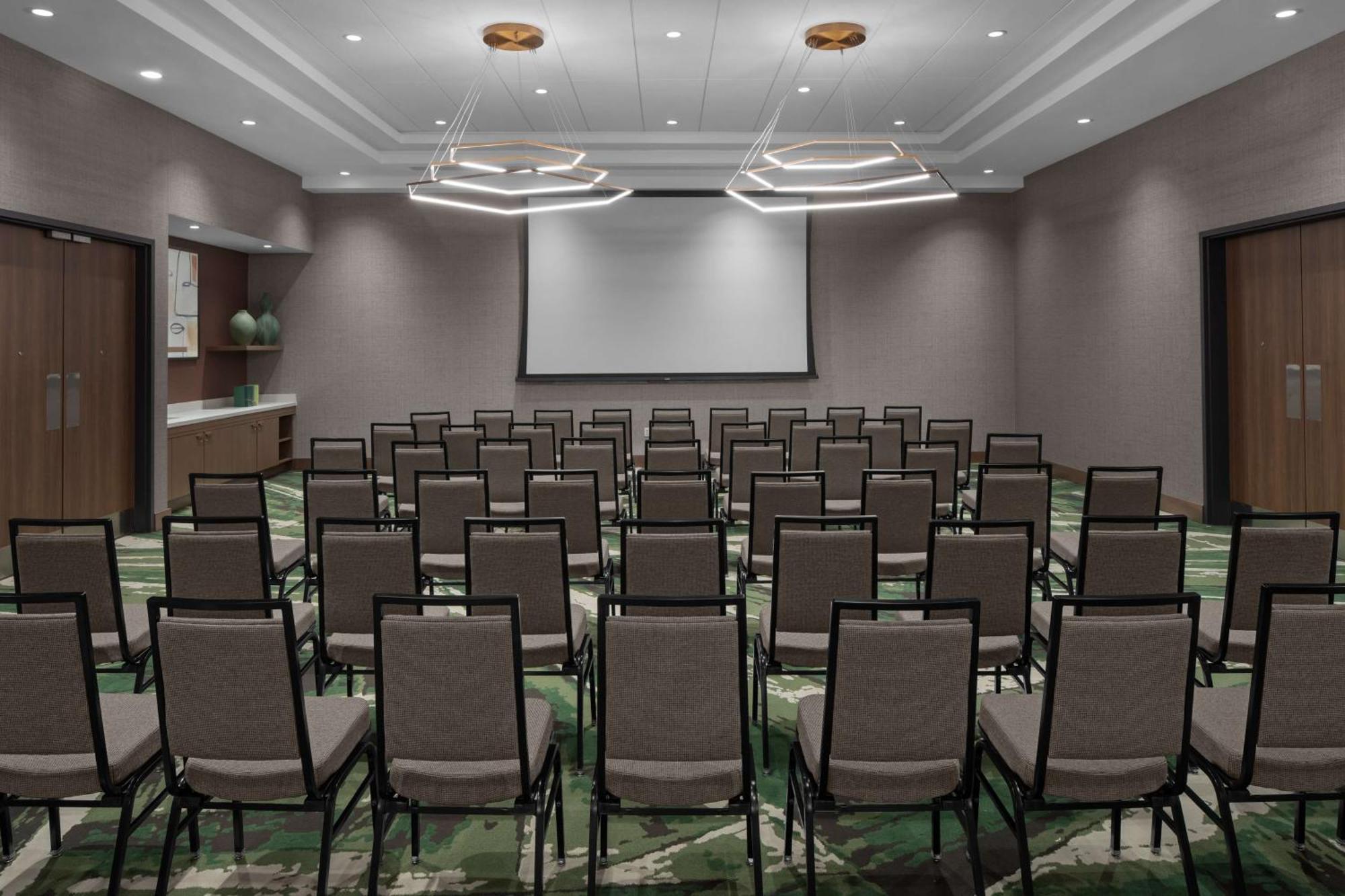 Embassy Suites By Hilton Madison Downtown 외부 사진