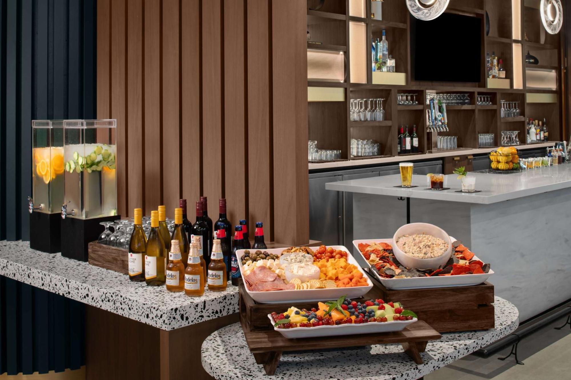 Embassy Suites By Hilton Madison Downtown 외부 사진